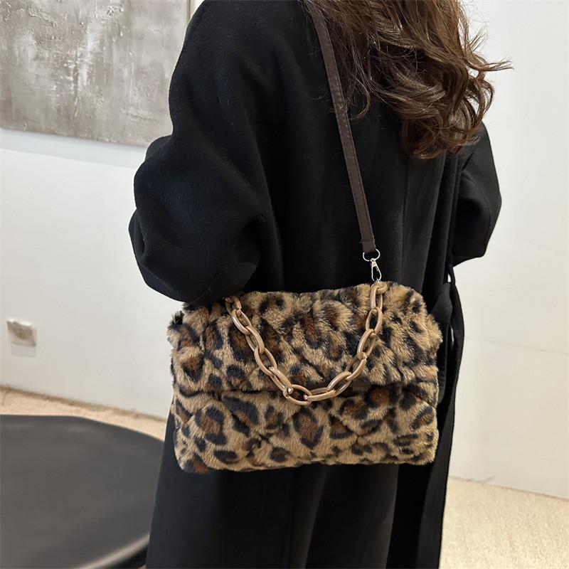 Plush Leopard Print Small Shoulder Bag With Top Flap For Daily Fashion