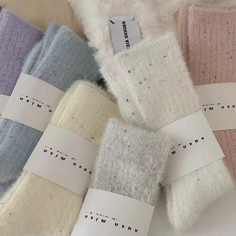 Women's Mink Velvet Mid-Calf Plush Socks - Korean Style, Solid Color, Extra Thick for Autumn/Winter