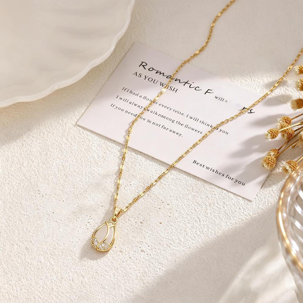 Korean Tulip Clavicle Necklace: Elegant Rhinestone Copper Chain for Women, Perfect Gift.