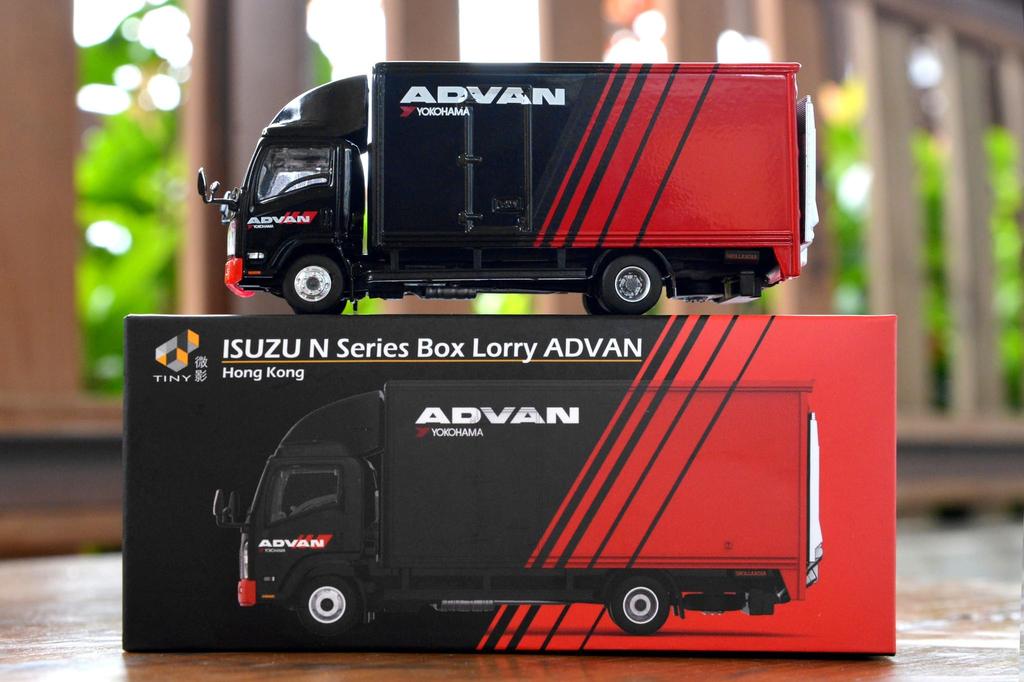 Tiny City Isuzu N Series ADVAN Diecast Miniature Car 1/64
