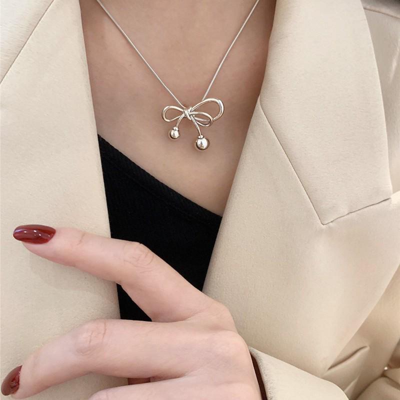 Korean S925 Silver-Plated Water Drop Necklace: Elegant, Retro, Creative Clavicle Chain for Women
