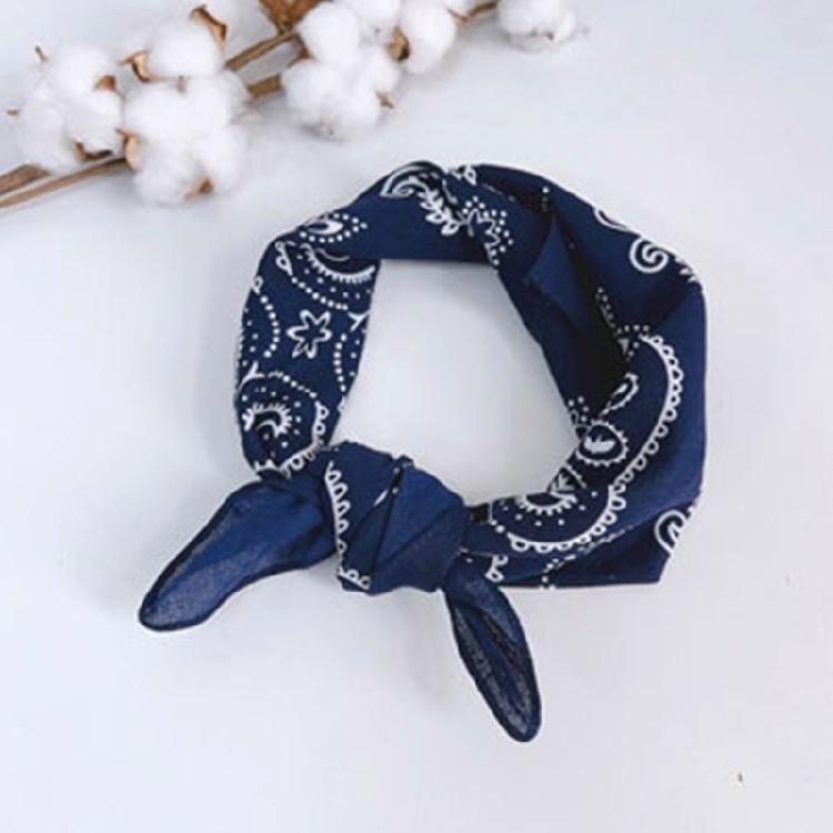 Fashion Woman 70x70cm Bandana Hairband with Punk Style Cashew Flower Pattern