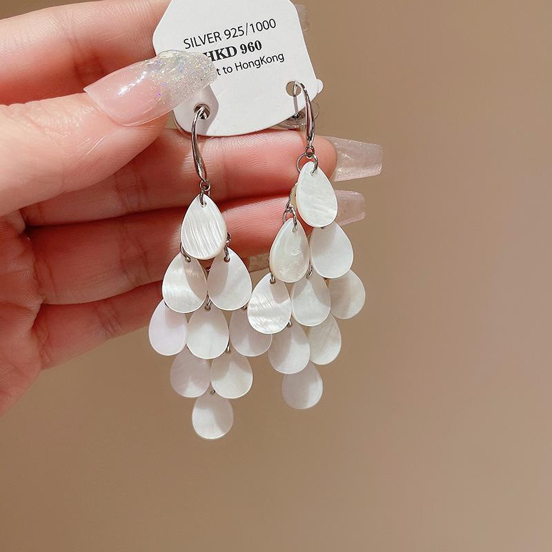 

Super fairy French retro water drop fringed ear hook high-end long earrings women s niche fashion versatile earrings