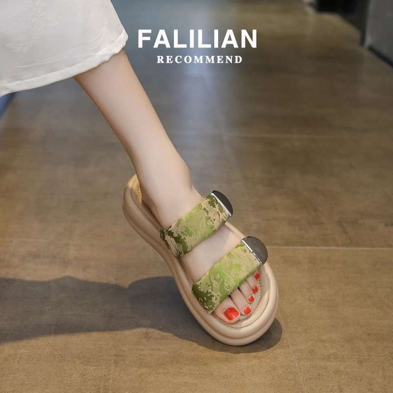 Hausschuhe Damen Sommer Draußen 2025 neu hochwertig mit Rock Plateau Strandsandalen Mode Schwangere Ein-Wort-Sandalen