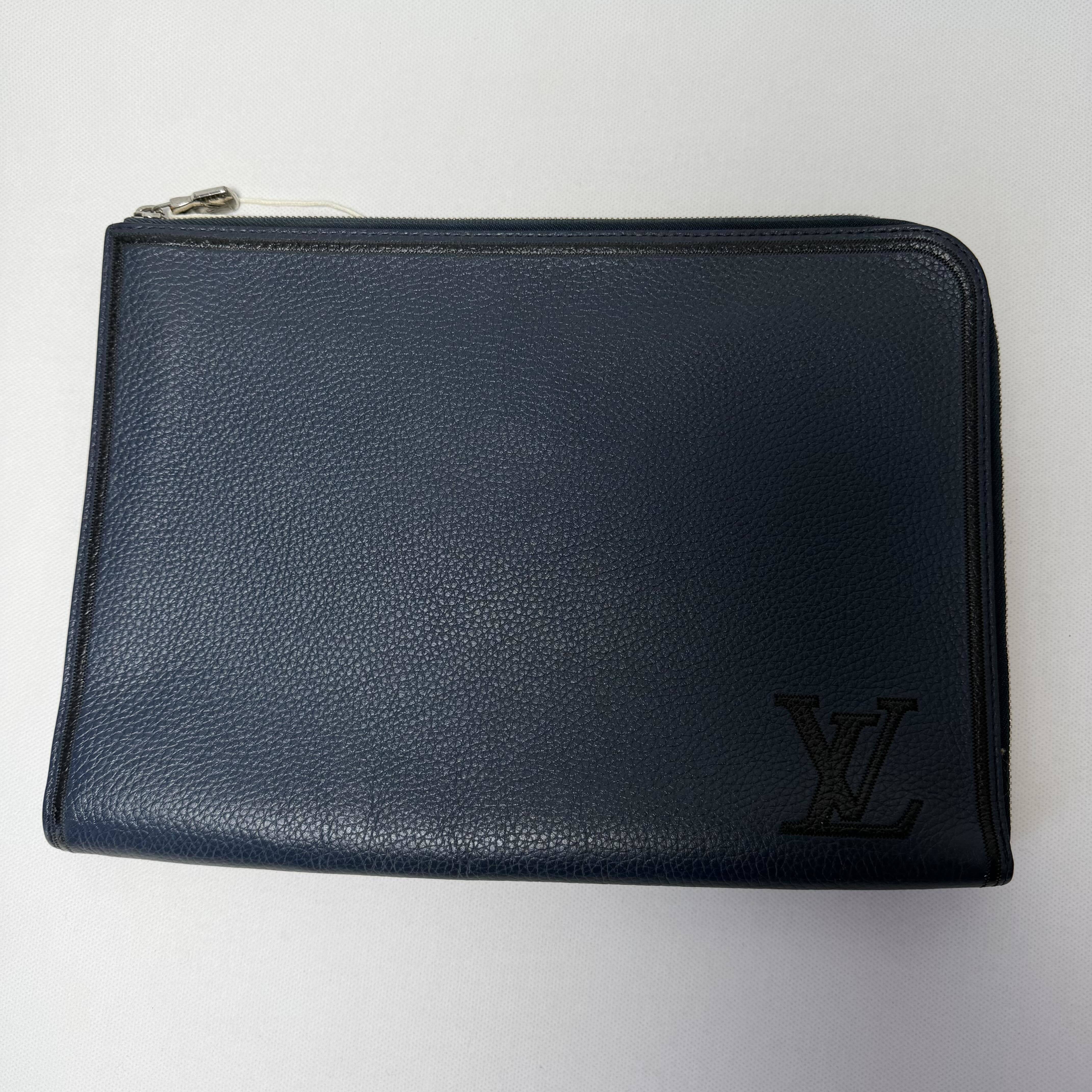 [Pre-Owned] Logo Leather Clutch Large - Very Good #79V934 ONE SIZE