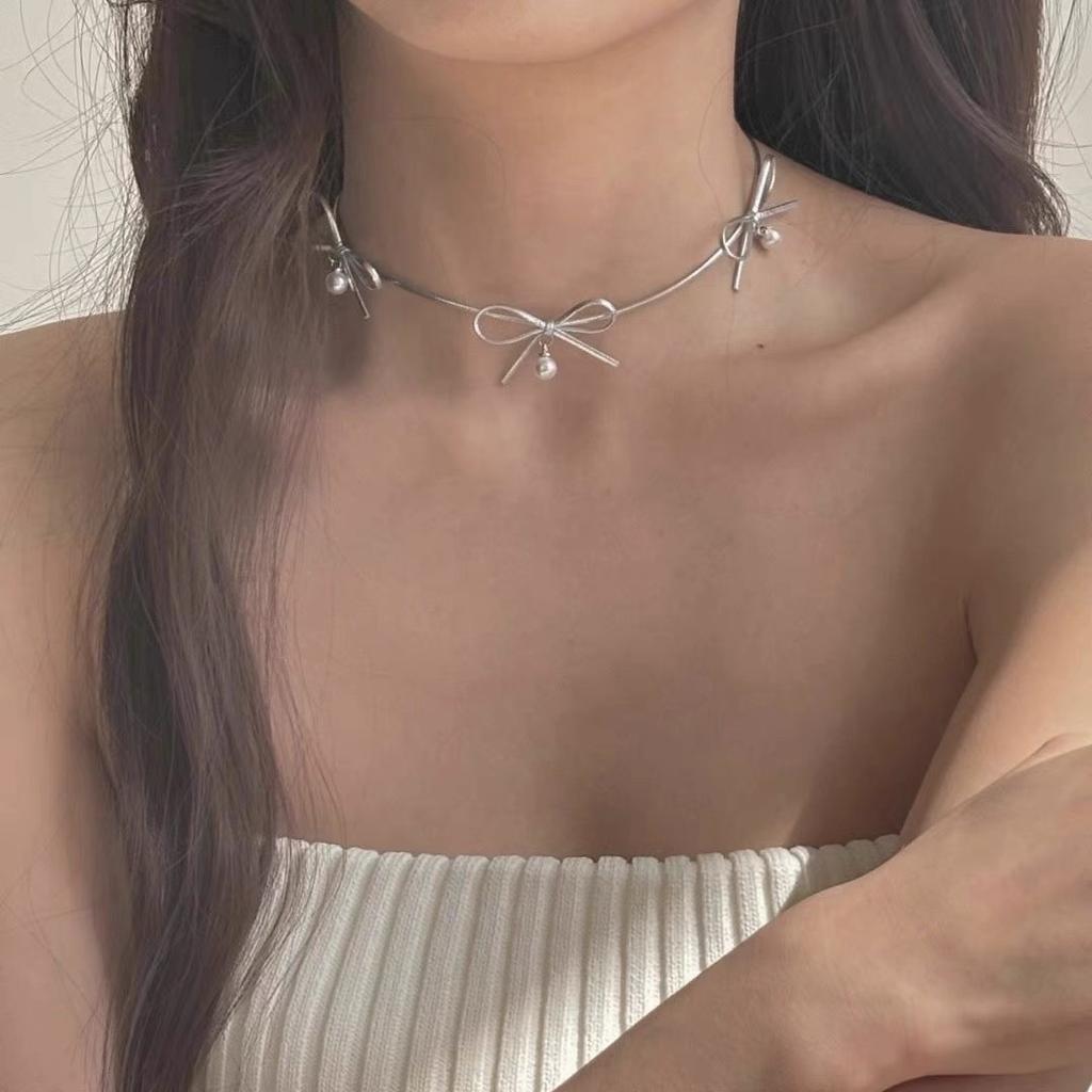 Niche Pure Desire Wind Handmade Bow Leather Choker Collar Necklace Women's High Sense Pearl Collarbone Chain