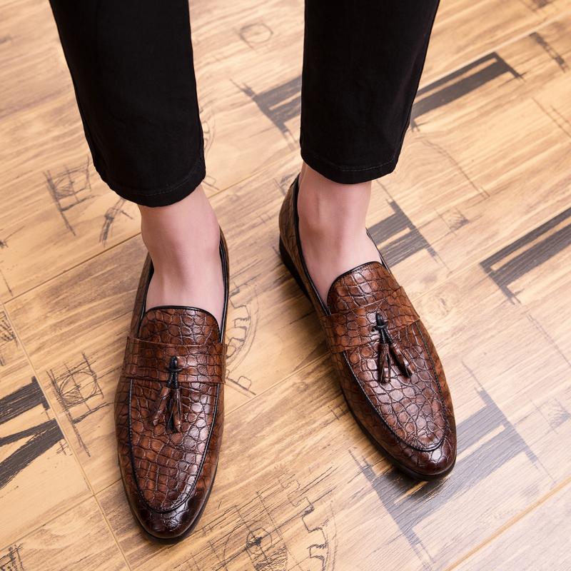 Hot Selling Men's Genuine Leather Shoes Europe America Tassel Pointed Leather Shoes Men's Outdoor Flat Shoes Work Shoes