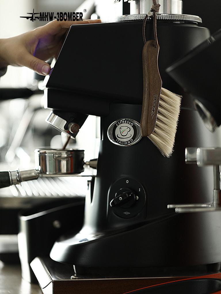 MHW-3BOMBER Coffee Grinde Machine Cleaning Brush Vintage Solid Wood Brush Professional Home Barista Clean Tool Cafe Accessories