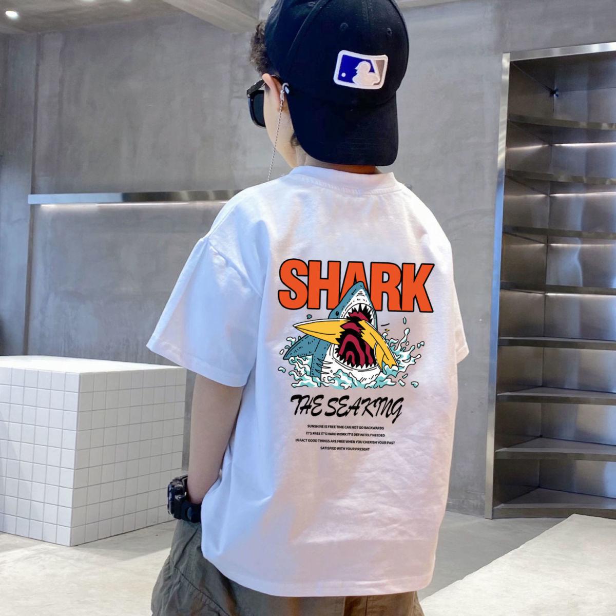 

Новая футболка с коротким рукавом для мальчиков 2023 года — стильный летний топ для детей 130 белый