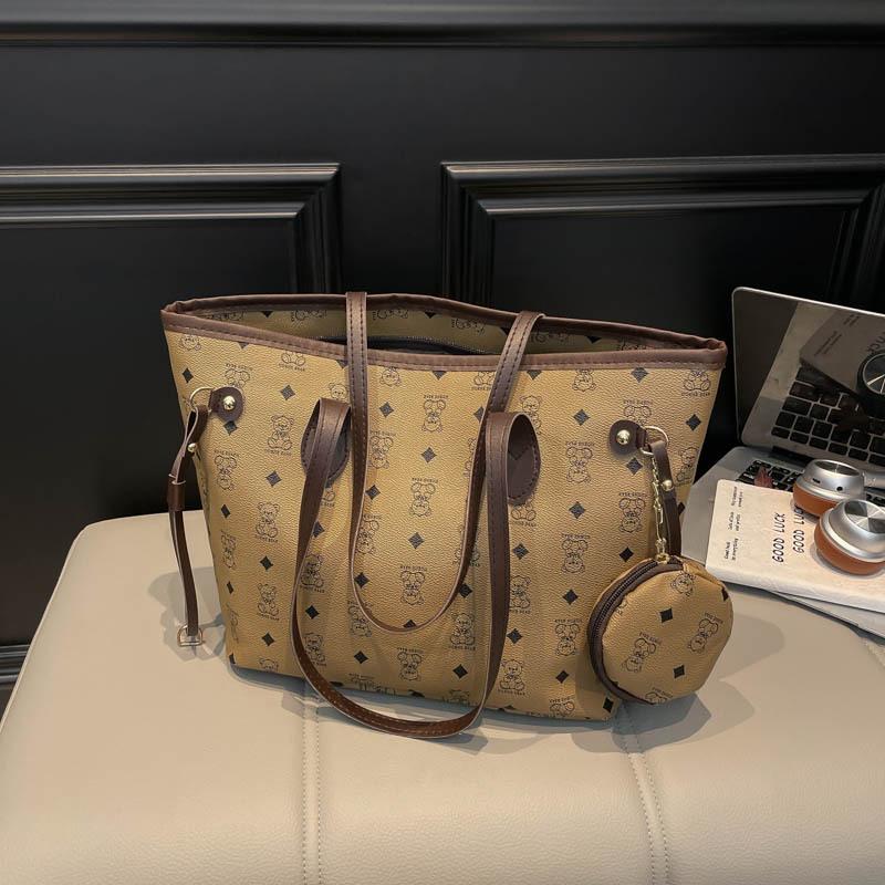 Bear Print Armpit New Large-capacity Tote Bag Portable Commuter Travel High-texture Shoulder Bag