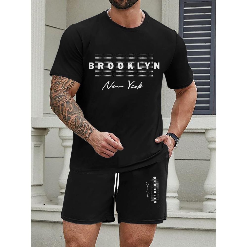 Vielseitiges Alltags-Outfit für Jungen: Rosa und Schwarz gestreiftes T-Shirt und Shorts, bequemes zweiteiliges Set zum Ausgehen