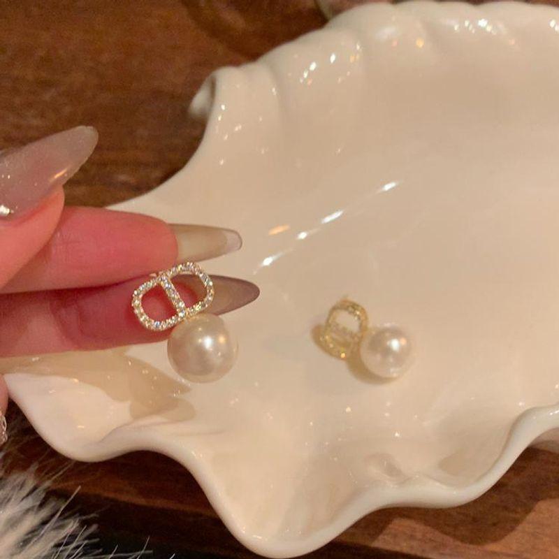 

Xue Same Style Sparking Zirconium CD Earrings Back-Mounted Pearl Earrings for Women Fancy Accessible Luxury Dignified Generous Style Earrings Eardrops Pair of White Pearl 925 tremella needle