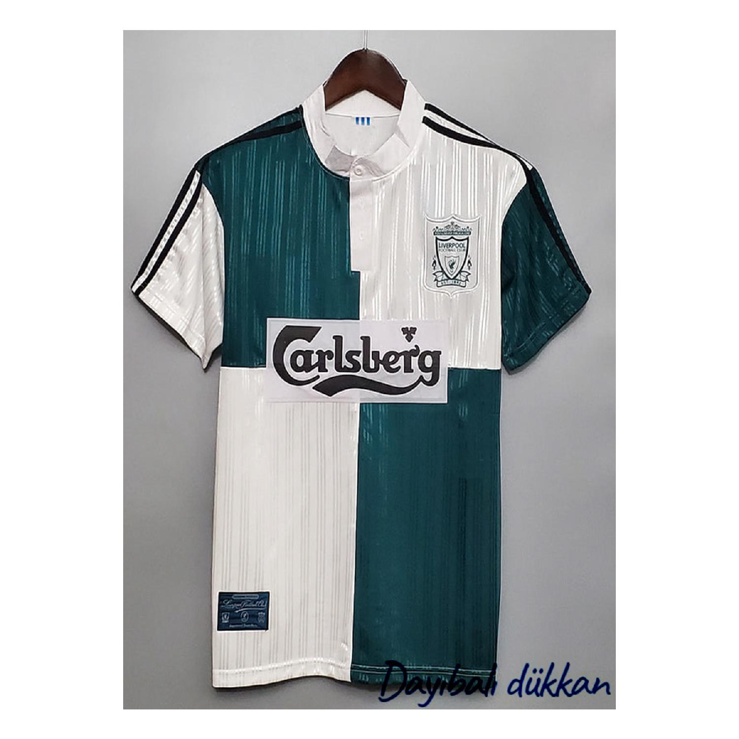 

Знаменитая зеленая выездная майка «Ливерпуля» сезона 1995 года в стиле ретро