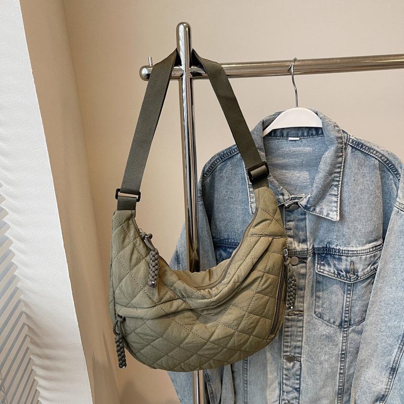 

Сумка женская осенне-зимняя универсальная нишевая классная сумка-мессенджер Diamond Leisure большой емкости для женщин зелёный