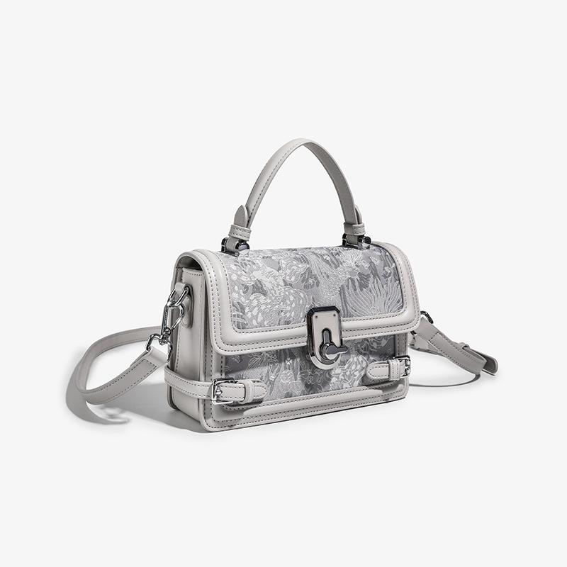 

2024 Женская модная универсальная кружевная сумка: Новая легкая роскошная сумка через плечо и через плечо, маленькая квадратная сумка 21*8.5*14CM синий