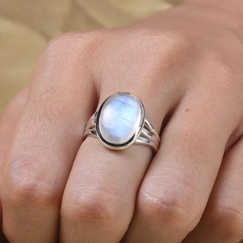 Srebro próby 925, pierścień z owalnym kamieniem księżycowym tęczowym, ręcznie robiony pierścień projektanta, pierścień owalny, pierścień boho, prezent dla niej, prezent świąteczny