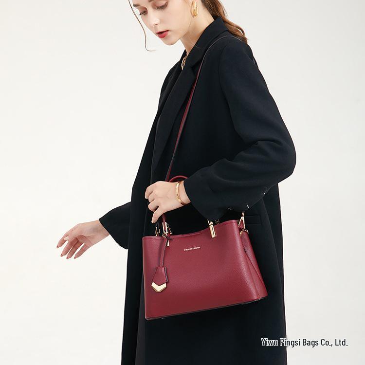 Women's Red Wedding Handbag: Fashion Tote for Ladies & Mother-in-Law's Banquet Gift