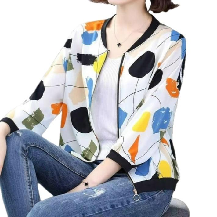 Women's Summer Chic Floral Cardigan - Lightweight, Age-Defying, Loose-Fit for Middle-Aged Mums