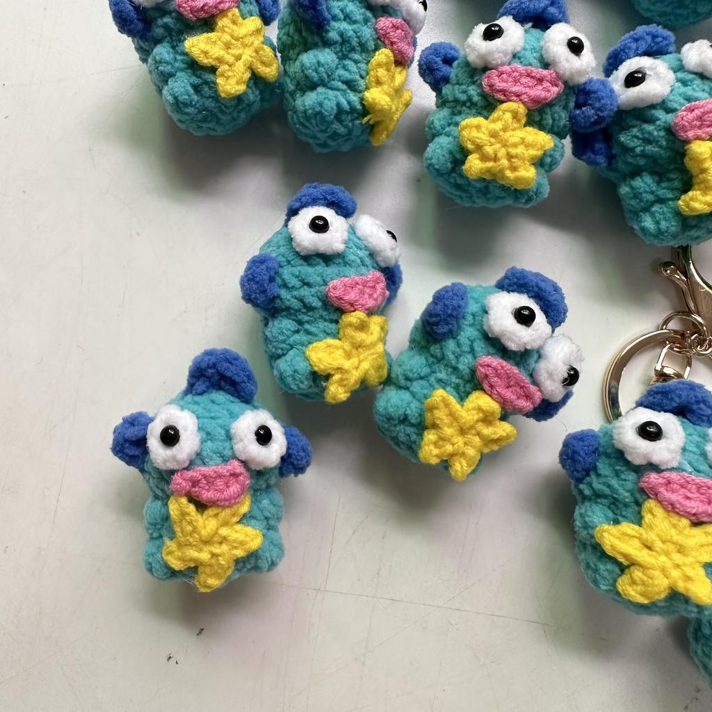 Handgemacht 3,5cm Niedlich Stricken Mini Häkeln Hässliche Fisch Ornamente Faultierform Häkelgarn Anhänger DIY Puppe Schlüsselanhänger Großhandel