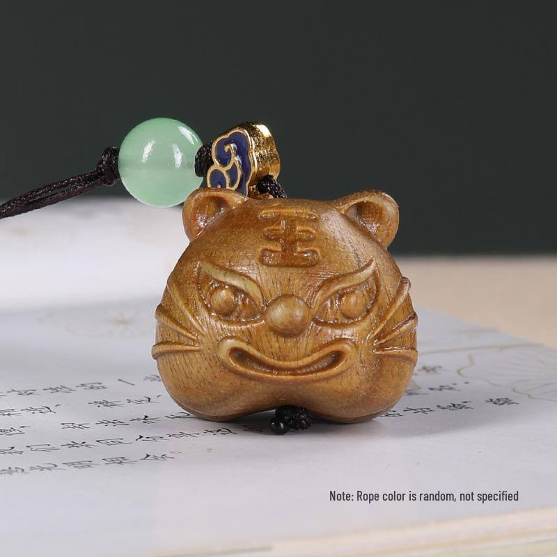 Green Sandalwood Tiger Head Pendant Keychain
