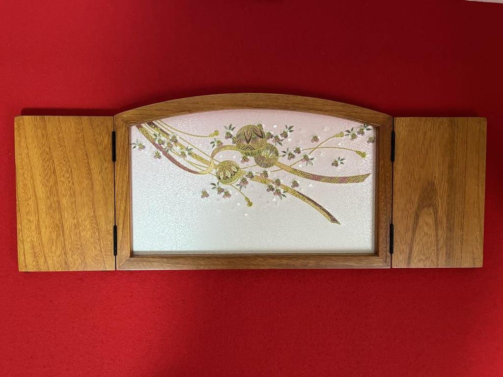 [USED] 24.5cm tall R-shaped three-fold folding screen with ball and cherry blossom pattern