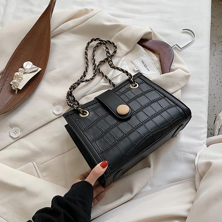 Легкая роскошная красная сумка на одно плечо для женщин свадебная сумка с квадратной цепочкой повседневная простая сумка для поездок на работу 20cm ltMax Length lt30cm 2815₽