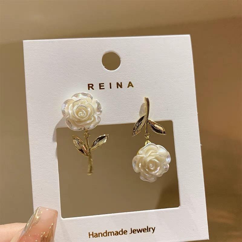 Korean Version Girl Earring Manufacturers Wholesale Sales Of Light Luxury Unique Small Fragrant Flowers Rose Fashion Earrings