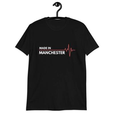 Vyrobeno v Manchesteru UK Spojené království Místo narození Klasický střih Tričko