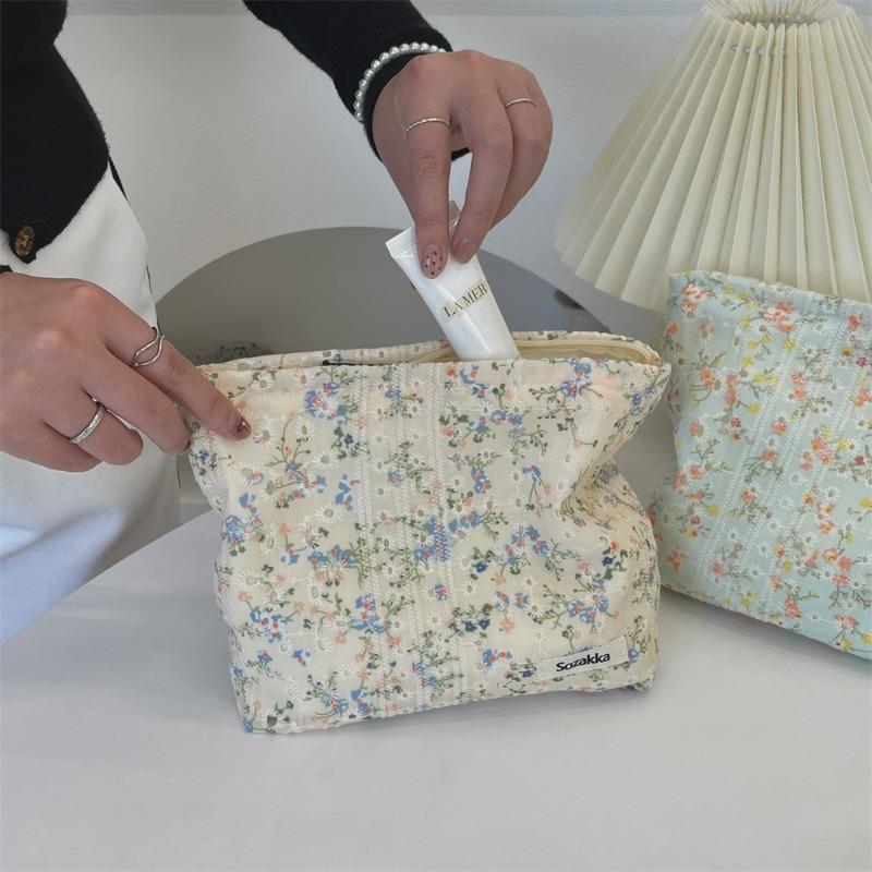 410123 Fresh floral canvas cosmetic bag women's portable large-capacity travel toilet bag skin care product storage bag