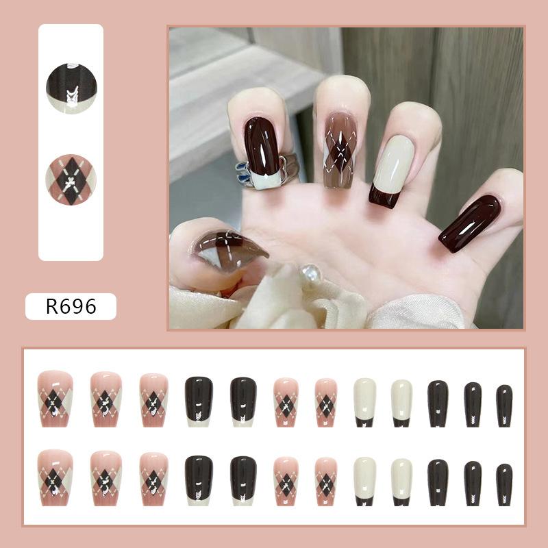 

24Pcs Cute Short False Nails Patch Glitter Sequins Fake Nails Manicure Nails Tips Removable Fake Nails Acrylic Nail Tips