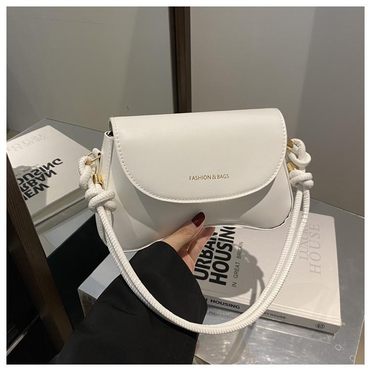 Premium saddle small square bag women's 2025 spring new fashion shoulder bag delivery messenger bag