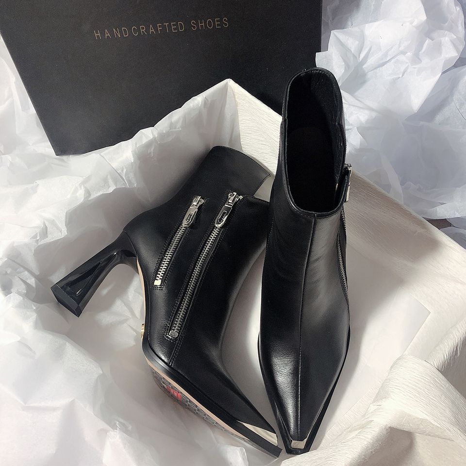 

Temperament pointed side zipper 2025 autumn and winter new fashion versatile thick heel thin high heel temperament trendy cool short boots 34