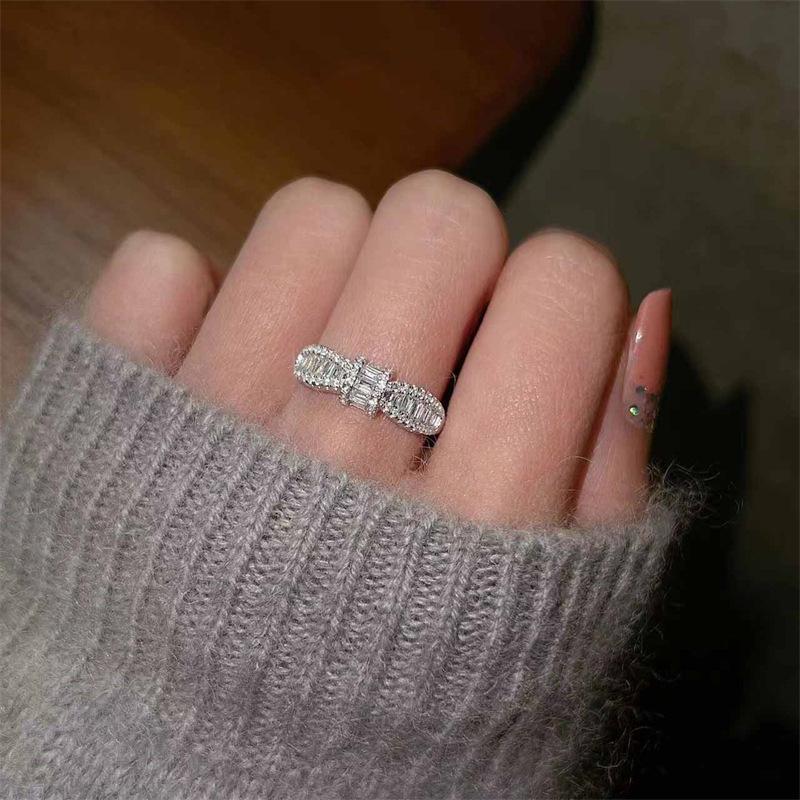 Adjustable Rhinestone Bow Ring for Women & Girls – Stackable, Versatile Gift Adjustable