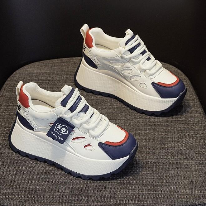 

Shoes soft leather autumn new hightop casual fashion versatile sports shoes Internet celebrity women s shoes increase 40