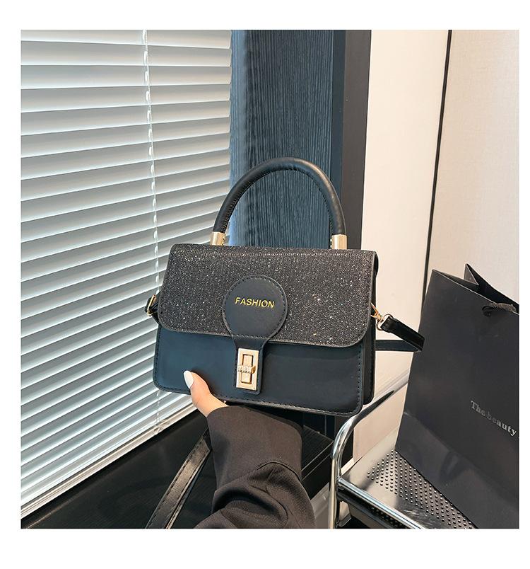 Niche lock portable small square bag women's bag 2025 summer new light luxury foreign shoulder bag commuter messenger bag