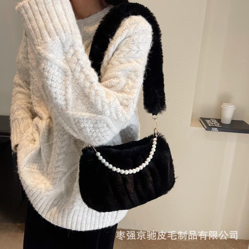 Damska 2024 Nowa Marszczona Mała Kwadratowa Torba Na Ramię Torba Miękka Pluszowa Futerkowa Damska Elegancka Perłowa Torebka Łańcuszkowa Pod Pachami