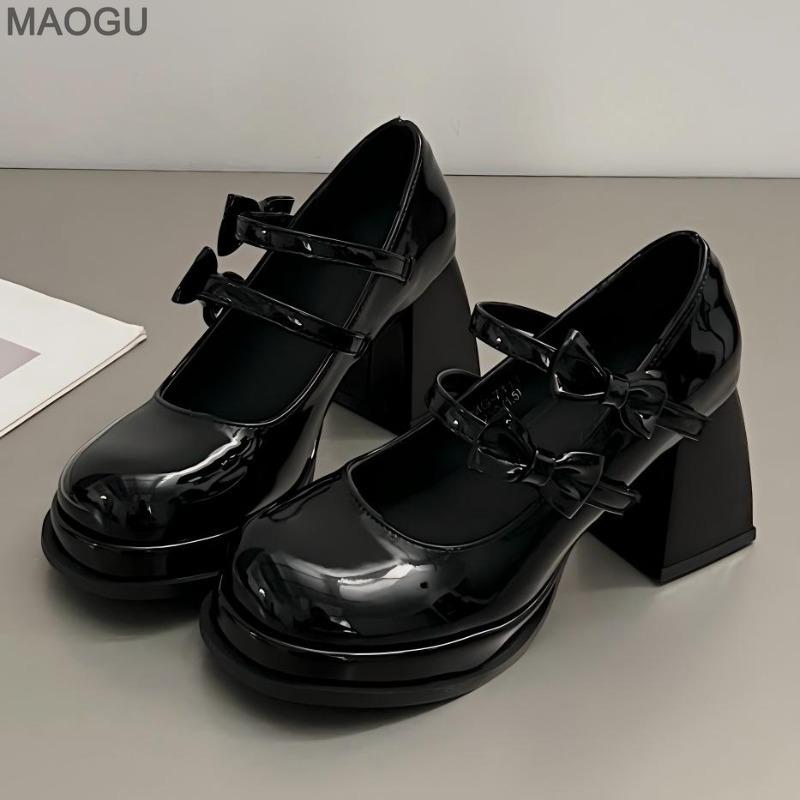 Women's Round Toe Mary Jane Shoes Patent Leather Chunky High Heel Pumps Vintage Autumn Classic School Girls Lolita Shoes Beige