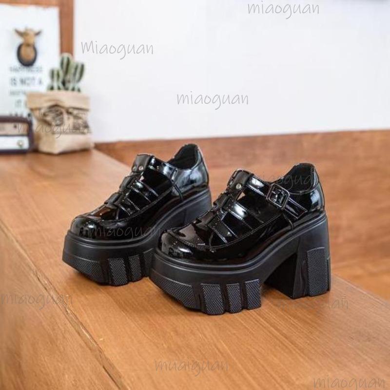 Fashion 2025 New Roman Style Hollow Sandals Thick High Heel Round Toe Platform Sandals Leather Buckle Strap Women Street Style Pumps