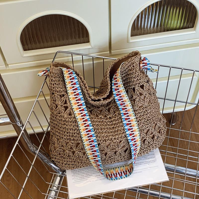 

2025 new urban simple women s large-capacity fashion shoulder portable messenger bag casual women s bag хаки