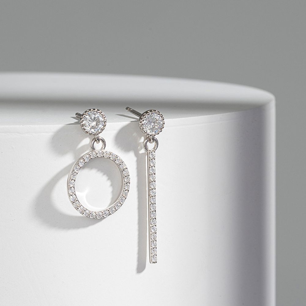 Unbalanced AAA zirconia ring pair of earrings in a gift box