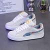 Obuwie uniseks – Sneakersy