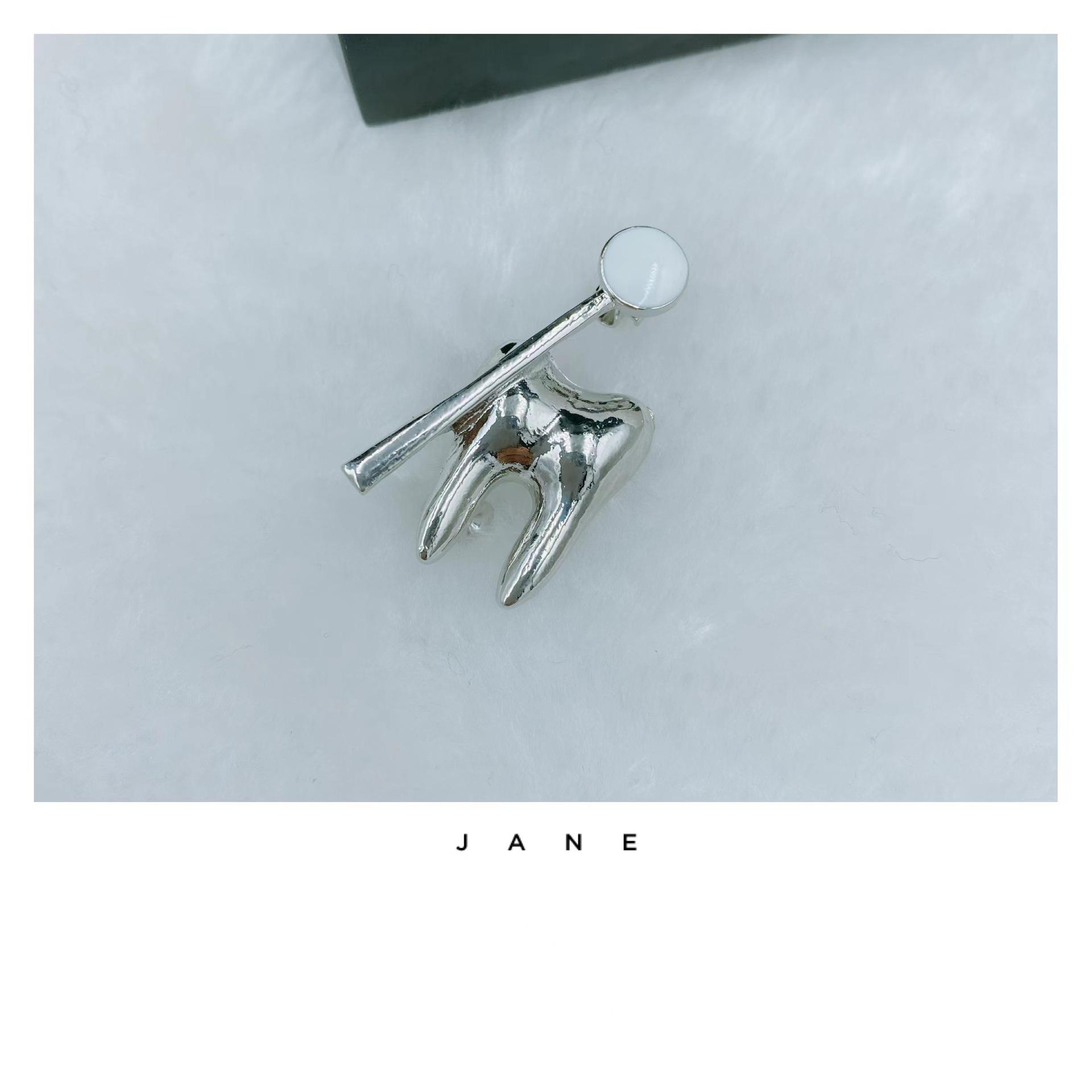 

Элегантная металлическая брошь для рубашек и пальто - креативный декор в виде зубной булавки