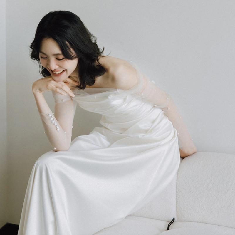 One-word Shoulder Light Wedding Dress Simple Travel Photo White Thin High-end Bride Wedding Super Fairy Welcome Door Dress