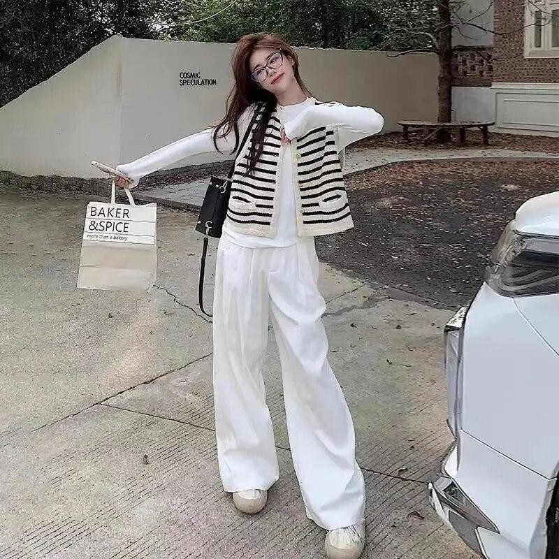 Black and White Striped Sleeveless Knitted Vest Jacket for Women's Spring and Autumn Cardigan, Paired with Sweater and Vest
