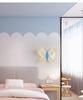 Nordische Schmetterlings-Wandleuchte: Luxuriöses Schlafzimmer-Nachttischlicht für eine romantische Hochzeitszimmerdekoration.