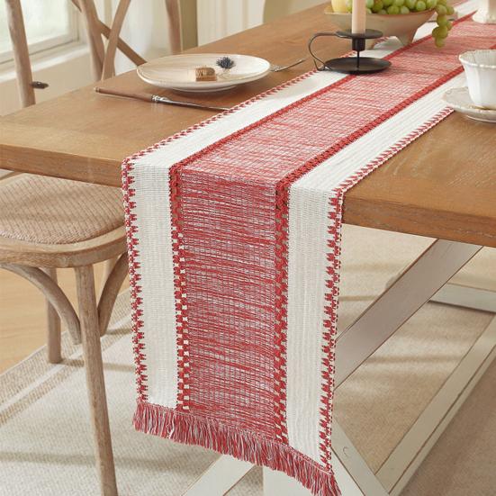 Knitted Table Runner Bohemian Table Runner with Tassels Rustic Table Runner for Farmhouse Dining Table Dresser Decoration