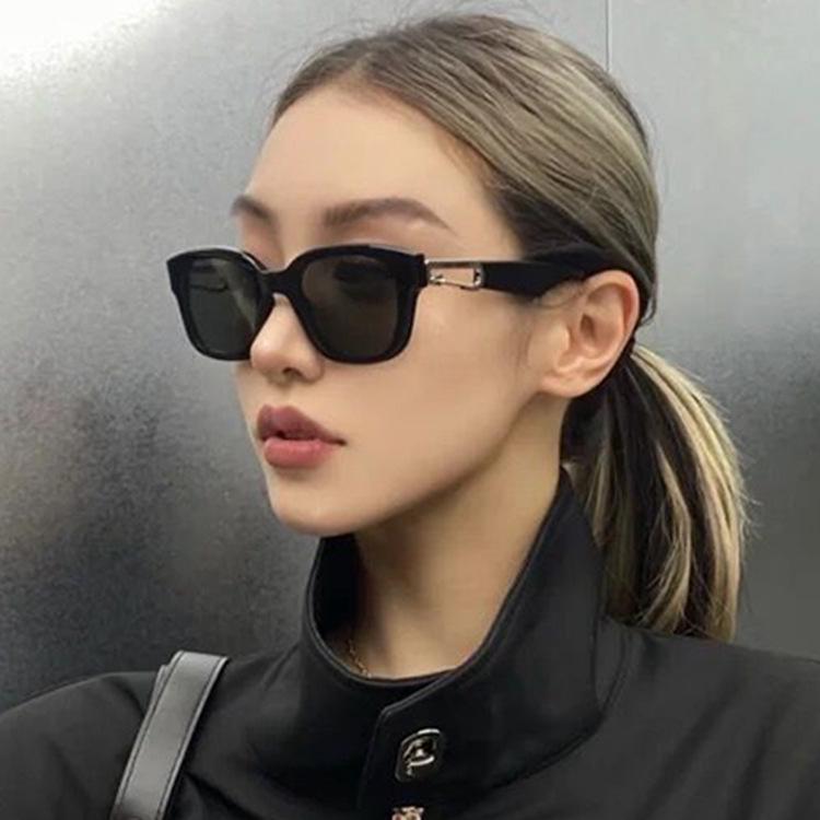 William Chan Style 2022 Korean Square Sunglasses with Paperclip Buckle Decoration