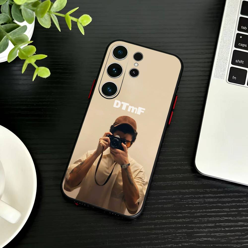 Bad K-Bunny Phone Case For Samsung S26,S25,S24,S23,S22,S21,S20,Ultra,Plus,FE Black Soft Cover