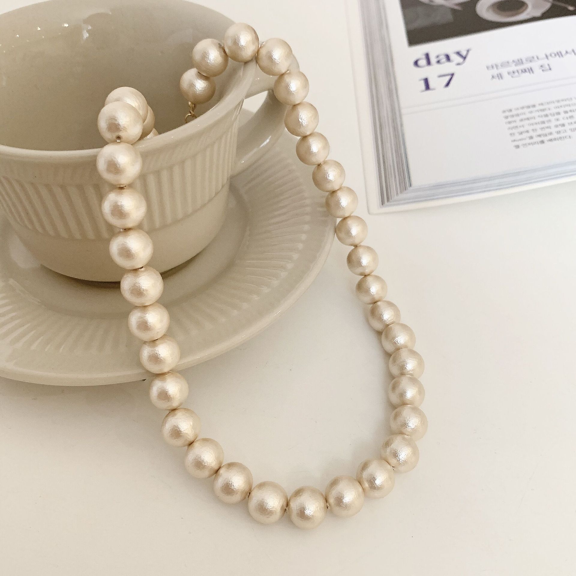 

Xinjiang Cotton Pearl Necklace Fever Same Style Shijia Design Sense Collarbone Cotton Pearl Neck Chain
