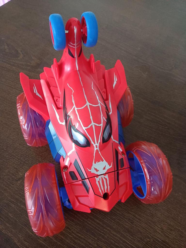 2.4G Remote Control Spider Stunt Car for Kids - 360° Off-road Light-Up Adventure Toy